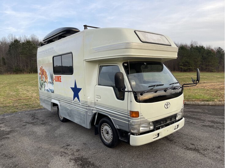 Photo for 1996 Toyota Hiace